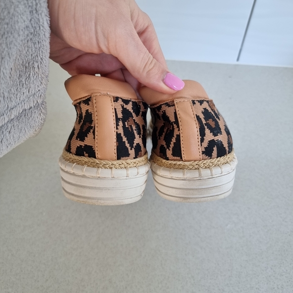 🎈SALE🎈Verali shoes - leopard print size 40 - Picture 3 of 4